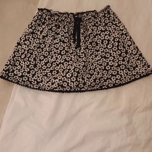 Tucker and tate size 6 skort